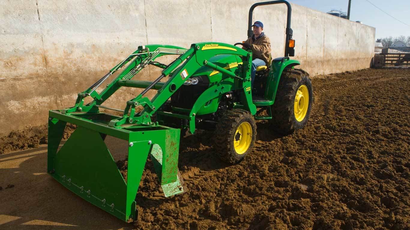 AE11 Series Free-Stall Scrapers