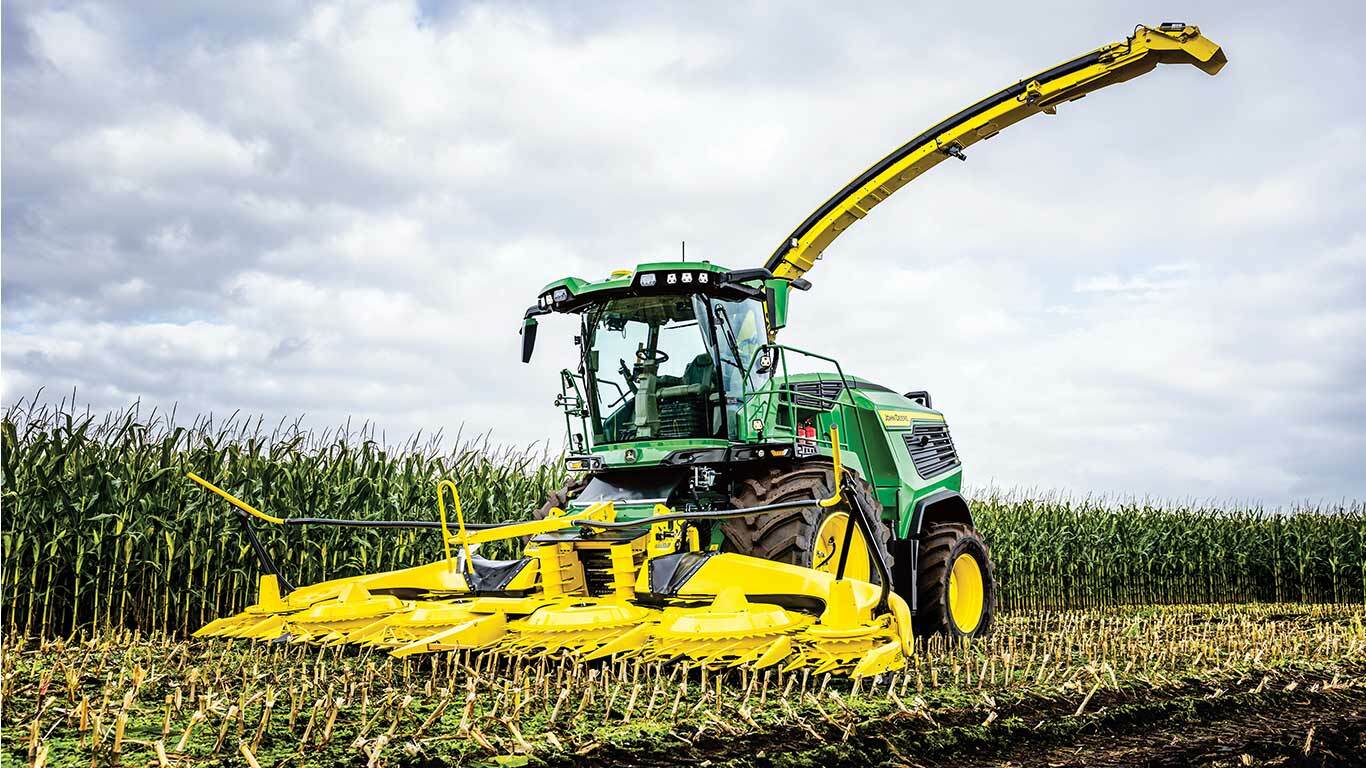 F8 500 Self-Propelled Forage Harvester